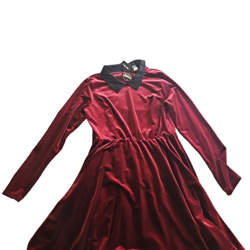 Hot topic Peter pan collared velvet skater dress